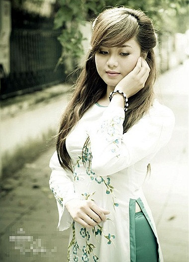 Trần Hoàng Mỹ Linh (SBD 126) đến từ thành phố Vinh (Nghệ An). Mỹ Linh hiện đang theo học Khoa Luật, ĐH Quốc gia Hà Nội. Mỹ Linh là Á khôi 2 cuộc thi Lawrose 2011. >>Những nữ sinh đẹp hơn cả búp bê Babie >>PHÁT SỐT VÌ NỮ THẠC SĨ ĐẸP NHẤT TRUNG QUỐC AI ĐẸP HƠN HOTGIRL KIM PHƯỢNG? >>Những nữ sinh diện áo dài đẹp hơn vẻ đẹp xuân thì của Mai Phương Thúy (P36) <<HOTGIRL HỌC V IỆN BÁO CHÍ ĐẸP RẠNG NGỜI TRONG SẮC THU >>Phát sốt vì nữ sinh Trung Quốc đẹp như siêu mẫu >>KINH DỊ LỄ HỘI HÓA TRANG CỦA SINH VIÊN Trần Hoàng Mỹ Linh (SBD 126) đến từ thành phố Vinh (Nghệ An). Mỹ Linh hiện đang theo học Khoa Luật, ĐH Quốc gia Hà Nội. Mỹ Linh là Á khôi 2 cuộc thi Lawrose 2011. >>Những nữ sinh đẹp hơn cả búp bê Babie >>PHÁT SỐT VÌ NỮ THẠC SĨ ĐẸP NHẤT TRUNG QUỐC AI ĐẸP HƠN HOTGIRL KIM PHƯỢNG? >>Những nữ sinh diện áo dài đẹp hơn vẻ đẹp xuân thì của Mai Phương Thúy (P36) <<HOTGIRL HỌC V IỆN BÁO CHÍ ĐẸP RẠNG NGỜI TRONG SẮC THU >>Phát sốt vì nữ sinh Trung Quốc đẹp như siêu mẫu >>KINH DỊ LỄ HỘI HÓA TRANG CỦA SINH VIÊN