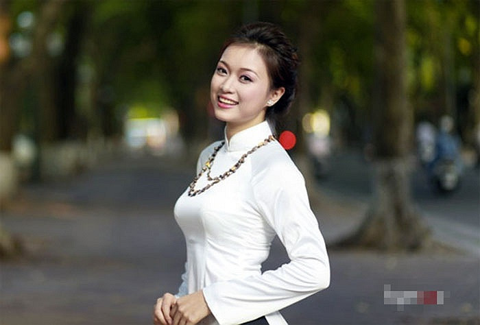 Trần Thị Hiên (SBD 89), đến từ Ninh Bình. Hiên đang là sinh viên Trường Đại học Kinh Doanh và Công Nghệ Hà Nội. Hiên từng đoạt giải Người đẹp duyên dáng Ninh Bình và top 20 cuộc thi duyên dáng kinh doanh. >>Những nữ sinh đẹp hơn cả búp bê Babie >>PHÁT SỐT VÌ NỮ THẠC SĨ ĐẸP NHẤT TRUNG QUỐC AI ĐẸP HƠN HOTGIRL KIM PHƯỢNG? >>Những nữ sinh diện áo dài đẹp hơn vẻ đẹp xuân thì của Mai Phương Thúy (P36) <<HOTGIRL HỌC V IỆN BÁO CHÍ ĐẸP RẠNG NGỜI TRONG SẮC THU >>Phát sốt vì nữ sinh Trung Quốc đẹp như siêu mẫu >>KINH DỊ LỄ HỘI HÓA TRANG CỦA SINH VIÊN Trần Thị Hiên (SBD 89), đến từ Ninh Bình. Hiên đang là sinh viên Trường Đại học Kinh Doanh và Công Nghệ Hà Nội. Hiên từng đoạt giải Người đẹp duyên dáng Ninh Bình và top 20 cuộc thi duyên dáng kinh doanh. >>Những nữ sinh đẹp hơn cả búp bê Babie >>PHÁT SỐT VÌ NỮ THẠC SĨ ĐẸP NHẤT TRUNG QUỐC AI ĐẸP HƠN HOTGIRL KIM PHƯỢNG? >>Những nữ sinh diện áo dài đẹp hơn vẻ đẹp xuân thì của Mai Phương Thúy (P36) <<HOTGIRL HỌC V IỆN BÁO CHÍ ĐẸP RẠNG NGỜI TRONG SẮC THU >>Phát sốt vì nữ sinh Trung Quốc đẹp như siêu mẫu >>KINH DỊ LỄ HỘI HÓA TRANG CỦA SINH VIÊN