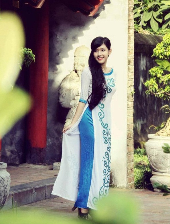 Quỳnh Anh có năng khiếu văn nghệ từ nhỏ như chơi đàn piano, nhảy, có khả năng diễn xuất tốt trước ống kính và là một cây văn nghệ tài năng của lớp. >>Midu, Hà Min, Linh Hàn đọ dáng "nóng bỏng" >>Những hotgirl xinh đẹp làm "điên đảo" cư dân mạng (P5) >>Ngắm vẻ đẹp kiêu sa của Á hậu Hoàng Anh >>Những nữ sinh đẹp hơn cả búp bê Babie >>PHÁT SỐT VÌ NỮ THẠC SĨ ĐẸP NHẤT TRUNG QUỐC AI ĐẸP HƠN HOTGIRL KIM PHƯỢNG? >>Những nữ sinh diện áo dài đẹp hơn vẻ đẹp xuân thì của Mai Phương Thúy (P36) >>Phát sốt vì nữ sinh Trung Quốc đẹp như siêu mẫu Quỳnh Anh có năng khiếu văn nghệ từ nhỏ như chơi đàn piano, nhảy, có khả năng diễn xuất tốt trước ống kính và là một cây văn nghệ tài năng của lớp. >>Midu, Hà Min, Linh Hàn đọ dáng "nóng bỏng" >>Những hotgirl xinh đẹp làm "điên đảo" cư dân mạng (P5) >>Ngắm vẻ đẹp kiêu sa của Á hậu Hoàng Anh >>Những nữ sinh đẹp hơn cả búp bê Babie >>PHÁT SỐT VÌ NỮ THẠC SĨ ĐẸP NHẤT TRUNG QUỐC AI ĐẸP HƠN HOTGIRL KIM PHƯỢNG? >>Những nữ sinh diện áo dài đẹp hơn vẻ đẹp xuân thì của Mai Phương Thúy (P36) >>Phát sốt vì nữ sinh Trung Quốc đẹp như siêu mẫu