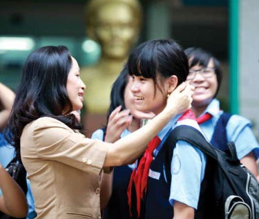 Món quà lớn nhất dành cho nhà giáo chính là sự thành nhân của học trò. Món quà lớn nhất dành cho nhà giáo chính là sự thành nhân của học trò.