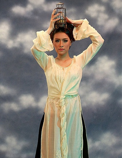 Trịnh Thị Khánh Huyền (SBD 178), là thí sinh Hà Nội, sinh viên ĐH Ngoại thương. Khánh Huyền từng lọt vào top 10 Hoa khôi Ô tô Việt Nam 2011, top 40 Hoa hậu Việt Nam 2012 phía Bắc. >>Những nữ sinh đẹp hơn cả búp bê Babie >>PHÁT SỐT VÌ NỮ THẠC SĨ ĐẸP NHẤT TRUNG QUỐC AI ĐẸP HƠN HOTGIRL KIM PHƯỢNG? >>Những nữ sinh diện áo dài đẹp hơn vẻ đẹp xuân thì của Mai Phương Thúy (P36) <<HOTGIRL HỌC V IỆN BÁO CHÍ ĐẸP RẠNG NGỜI TRONG SẮC THU >>Phát sốt vì nữ sinh Trung Quốc đẹp như siêu mẫu >>KINH DỊ LỄ HỘI HÓA TRANG CỦA SINH VIÊN Trịnh Thị Khánh Huyền (SBD 178), là thí sinh Hà Nội, sinh viên ĐH Ngoại thương. Khánh Huyền từng lọt vào top 10 Hoa khôi Ô tô Việt Nam 2011, top 40 Hoa hậu Việt Nam 2012 phía Bắc. >>Những nữ sinh đẹp hơn cả búp bê Babie >>PHÁT SỐT VÌ NỮ THẠC SĨ ĐẸP NHẤT TRUNG QUỐC AI ĐẸP HƠN HOTGIRL KIM PHƯỢNG? >>Những nữ sinh diện áo dài đẹp hơn vẻ đẹp xuân thì của Mai Phương Thúy (P36) <<HOTGIRL HỌC V IỆN BÁO CHÍ ĐẸP RẠNG NGỜI TRONG SẮC THU >>Phát sốt vì nữ sinh Trung Quốc đẹp như siêu mẫu >>KINH DỊ LỄ HỘI HÓA TRANG CỦA SINH VIÊN