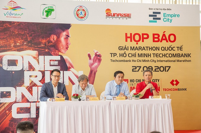 Họp báo ra mắt giải Marathon Quốc tế TPHCM Techcombank 2017.