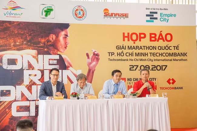 Họp báo ra mắt giải Marathon Quốc tế TPHCM Techcombank 2017.