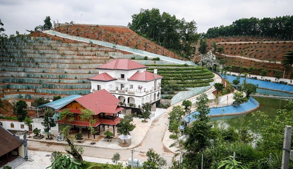 Cơ ngơi của ông Phạm Sỹ Quý (Ảnh minh họa: congly.vn). Cơ ngơi của ông Phạm Sỹ Quý (Ảnh minh họa: congly.vn).