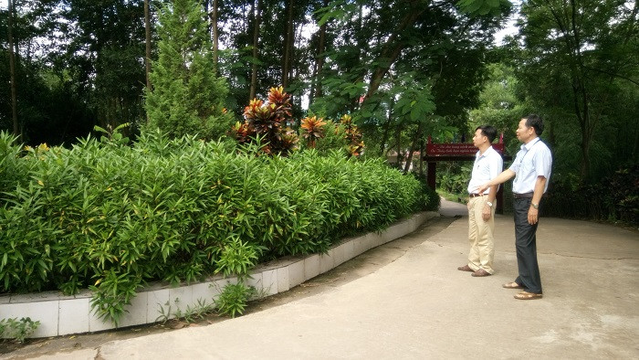 Khuôn viên Trường trung học cơ sở Xuân Phương được chỉnh trang xanh sạch đẹp (Ảnh: tác giả cung cấp). Khuôn viên Trường trung học cơ sở Xuân Phương được chỉnh trang xanh sạch đẹp (Ảnh: tác giả cung cấp).