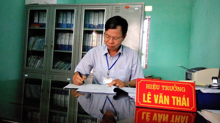 Anh Lê Văn Thái - hiệu trưởng Trường trung học cơ sở xã Xuân Phương (Ảnh: tác giả cung cấp). Anh Lê Văn Thái - hiệu trưởng Trường trung học cơ sở xã Xuân Phương (Ảnh: tác giả cung cấp).