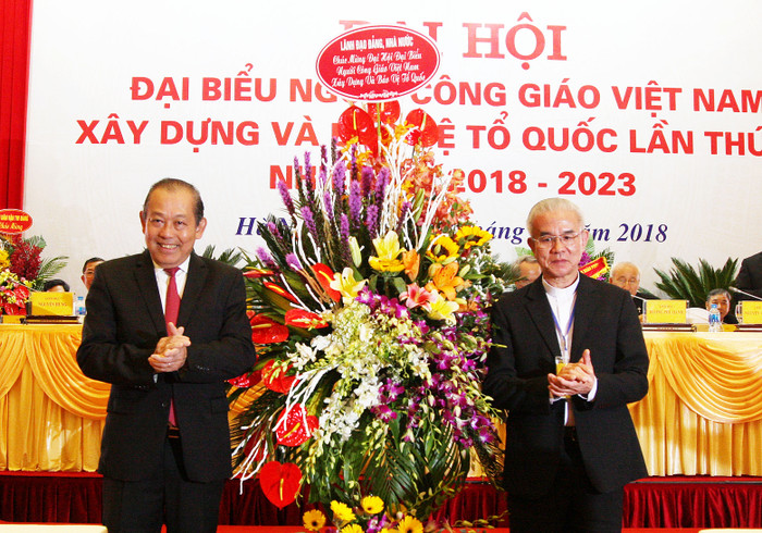 Phó Thủ tướng thường trực Trương Hòa Bình chúc mừng đại hội. - Ảnh: VGP/Lê Sơn. Phó Thủ tướng thường trực Trương Hòa Bình chúc mừng đại hội. - Ảnh: VGP/Lê Sơn.