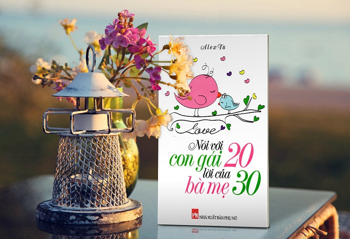 Cuốn sách “Nói với con gái 20 lời của bà mẹ 30” (Ảnh: tác giả cung cấp).