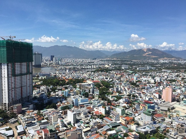 Nhìn từ trên cao của Mường Thanh Viễn Triều, người dân có thể tận hưởng không khí trong lành và cảnh đẹp của biển (Ảnh: Công Tâm). Nhìn từ trên cao của Mường Thanh Viễn Triều, người dân có thể tận hưởng không khí trong lành và cảnh đẹp của biển (Ảnh: Công Tâm).