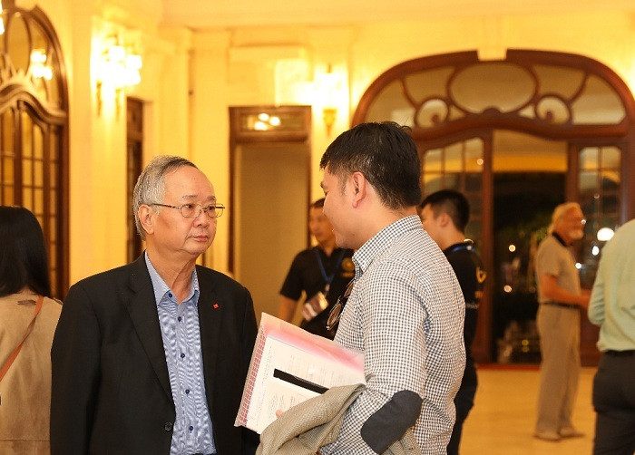 Nhà văn - nhà báo Nguyễn Như Phong đánh giá cao vở Concerto for violin với màn trình diễn xuất thần của Sergei Dogadin và những sáng tạo riêng mang dấu ấn nhạc trưởng Olivier Ochanine cùng dàn nhạc SSO.