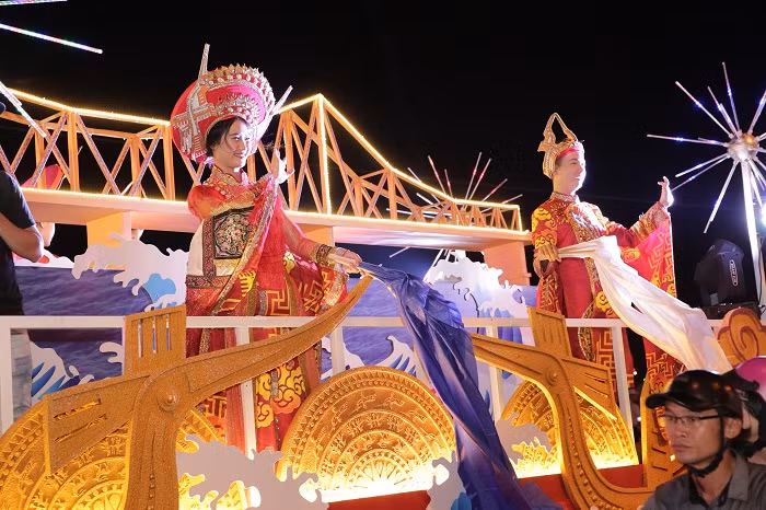 Carnaval đường phố DIFF 2018. Carnaval đường phố DIFF 2018.