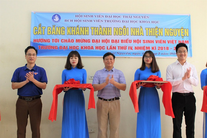 Ngôi nhà thiện nguyện đầu tiên đặt tại kí túc xá Trường đại học Khoa Học. Ngôi nhà thiện nguyện đầu tiên đặt tại kí túc xá Trường đại học Khoa Học.