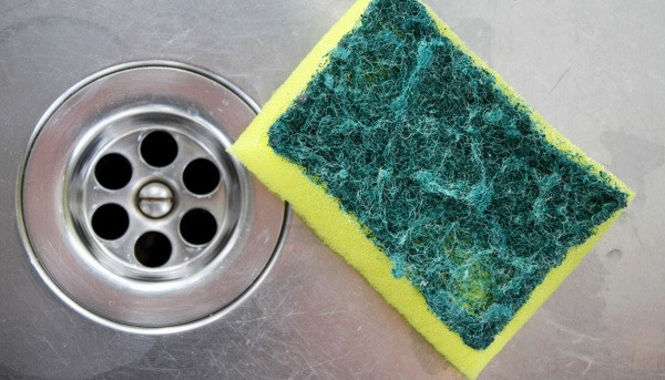 Những thứ trong nhà bếp bạn cần phải bỏ đi (Ảnh theo Health Magazine).