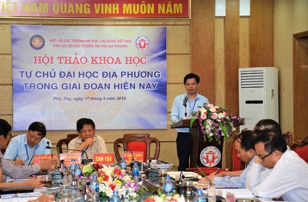 Tiến sĩ Trịnh Thế Truyền – Hiệu trưởng Trường đại học Hùng Vương phát biểu chào mừng Hội thảo. Tiến sĩ Trịnh Thế Truyền – Hiệu trưởng Trường đại học Hùng Vương phát biểu chào mừng Hội thảo.