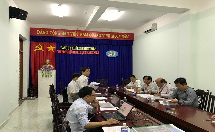Đoàn công tác làm việc tại Trường đjai học Phan Thiết. Đoàn công tác làm việc tại Trường đjai học Phan Thiết.