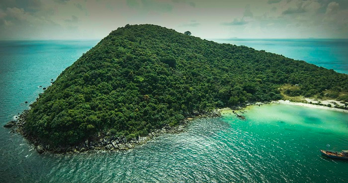 Thiên nhiên tuyệt mỹ ở Mũi Ông Đội là nơi hoàn hảo để nghỉ dưỡng. Thiên nhiên tuyệt mỹ ở Mũi Ông Đội là nơi hoàn hảo để nghỉ dưỡng.