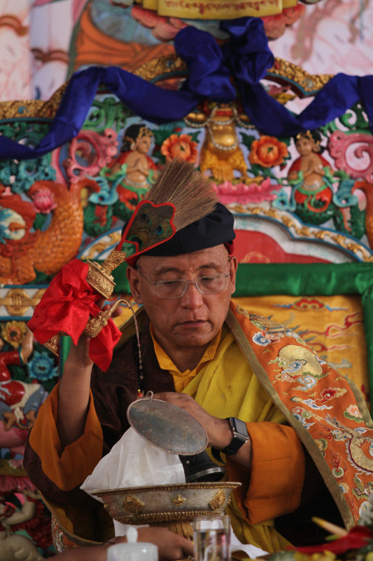 Đức Pháp Vương Gyalwang Drukpa trong Vũ điệu 8 hóa thân Đức Liên Hoa Sinh. ảnh: BTC Drukpa.