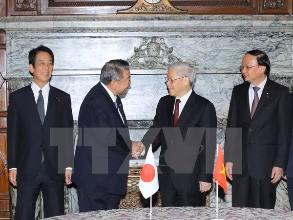 Tổng Bí thư Nguyễn Phú Trọng hội kiến Chủ tịch Hạ viện Nhật Bản Oshima Tadamori. (Ảnh: Trí Dũng/TTXVN). Tổng Bí thư Nguyễn Phú Trọng hội kiến Chủ tịch Hạ viện Nhật Bản Oshima Tadamori. (Ảnh: Trí Dũng/TTXVN).