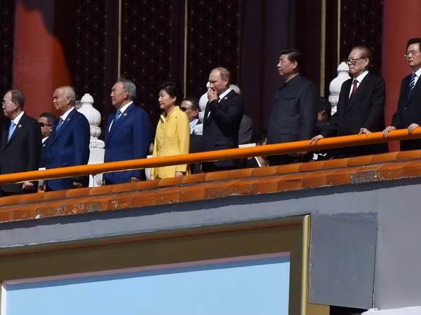 Các nhà lãnh đạo các nước trên thế giới dự lễ kỷ niệm ở thủ đô Bắc Kinh ngày 3/9. (Nguồn: AFP/TTXVN).