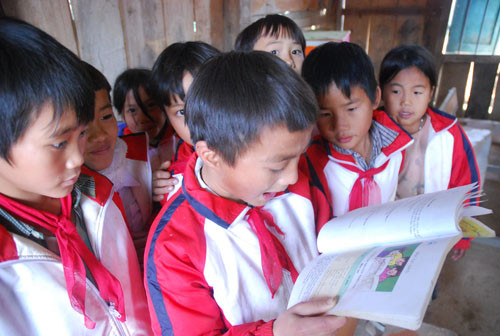Chính phủ đã có nhiều chính sách hỗ trợ học sinh nội trú. ảnh: báo tin tức. Chính phủ đã có nhiều chính sách hỗ trợ học sinh nội trú. ảnh: báo tin tức.