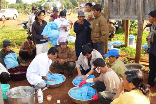 Giữ gìn môi trường vệ sinh sạch sẽ là biện pháp tốt nhằm ngăn chặn dịch sốt xuất huyết. ảnh: Báo Tin Tức. Giữ gìn môi trường vệ sinh sạch sẽ là biện pháp tốt nhằm ngăn chặn dịch sốt xuất huyết. ảnh: Báo Tin Tức.