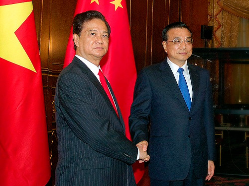 Thủ tướng Nguyễn Tấn Dũng tiếp Thủ tướng Lý Khắc Cường bên lề Hội nghị cấp cao ASEM 10. Ảnh: VGP. Thủ tướng Nguyễn Tấn Dũng tiếp Thủ tướng Lý Khắc Cường bên lề Hội nghị cấp cao ASEM 10. Ảnh: VGP.