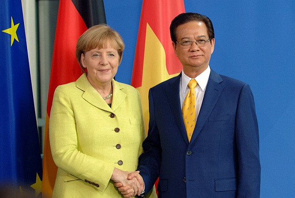 Thủ tướng Nguyễn Tấn Dũng và Thủ tướng Angela Markel. Thủ tướng Nguyễn Tấn Dũng và Thủ tướng Angela Markel.