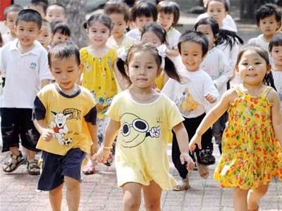 Nhiều Đại biểu Quốc hội đồng loạt đề nghị phải giữ lại giấy khai sinh cho trẻ khi sửa Luật Hộ tịch.