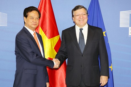 Thủ tướng Nguyễn Tấn Dũng và Chủ tịch Ủy ban châu Âu Joses Manual Barroso. Ảnh: VGP. Thủ tướng Nguyễn Tấn Dũng và Chủ tịch Ủy ban châu Âu Joses Manual Barroso. Ảnh: VGP.