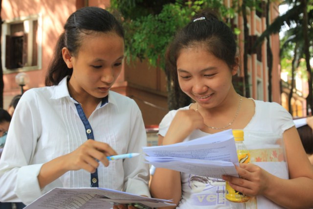 Thí sinh tươi cười với môn Ngoại ngữ khối A1. Ảnh Xuân Trung Thí sinh tươi cười với môn Ngoại ngữ khối A1. Ảnh Xuân Trung