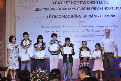 Trường Olympia trao học bổng tài năng Trường Olympia trao học bổng tài năng