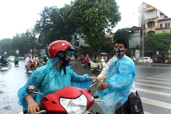 Khu vực Thanh Xuân bất ngờ có mưa ngay từ sáng sớm (Ảnh: Sỹ Nam) Khu vực Thanh Xuân bất ngờ có mưa ngay từ sáng sớm (Ảnh: Sỹ Nam)