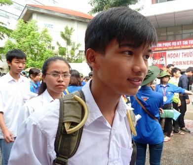 Thí sinh Vương Bá Cường tự tin làm được 90% đề thi môn Hóa (Ảnh: Kim Ngân) Thí sinh Vương Bá Cường tự tin làm được 90% đề thi môn Hóa (Ảnh: Kim Ngân)