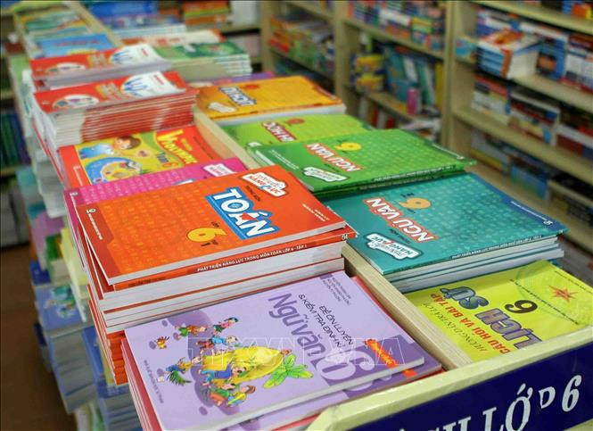 Việc lựa chọn sách giáo khoa phải phù hợp (Ảnh minh họa: TTXVN). Việc lựa chọn sách giáo khoa phải phù hợp (Ảnh minh họa: TTXVN).