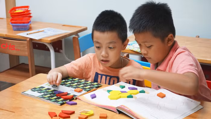 Dù ở độ tuổi nào, trẻ đều hứng thú với phương pháp học tập tại CMS EDU. Dù ở độ tuổi nào, trẻ đều hứng thú với phương pháp học tập tại CMS EDU.