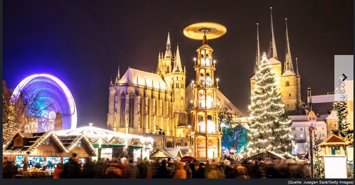 Toàn cảnh chợ Noel ở thủ phủ Erfurt, tiểu bang Thueringer.