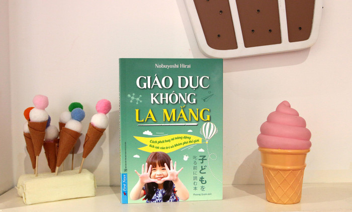Cuốn sách “Giáo dục không la mắng”. Cuốn sách “Giáo dục không la mắng”.
