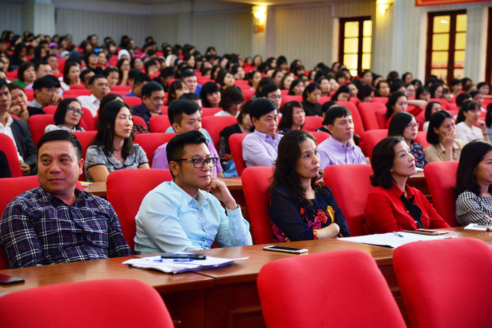Lớp thầy Báu dạy hoàn toàn là các cán bộ của nhiều lĩnh vực nhưng vẫn luôn hấp dẫn học viên vì có sự tương tác từ hai phía người học và giảng viên (Ảnh: CT). Lớp thầy Báu dạy hoàn toàn là các cán bộ của nhiều lĩnh vực nhưng vẫn luôn hấp dẫn học viên vì có sự tương tác từ hai phía người học và giảng viên (Ảnh: CT).