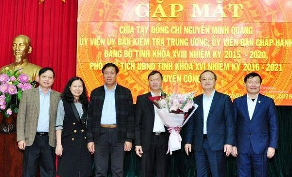Lãnh đạo tỉnh Hưng Yên chúc mừng đồng chí Nguyễn Minh Quang. Lãnh đạo tỉnh Hưng Yên chúc mừng đồng chí Nguyễn Minh Quang.