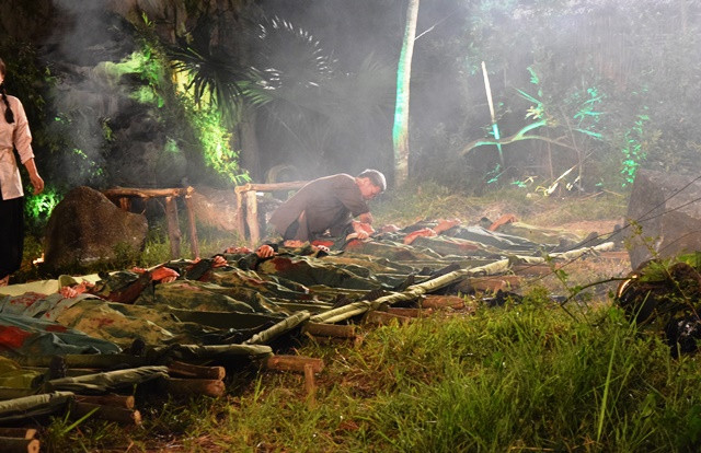 Sau trận bom, 13 chiến sĩ đã anh dũng hy sinh. Sau trận bom, 13 chiến sĩ đã anh dũng hy sinh.