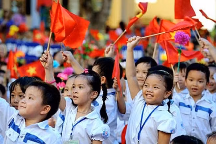 Các em học sinh chuẩn bị bước vào năm học mới (Ảnh minh họa: TTXVN).