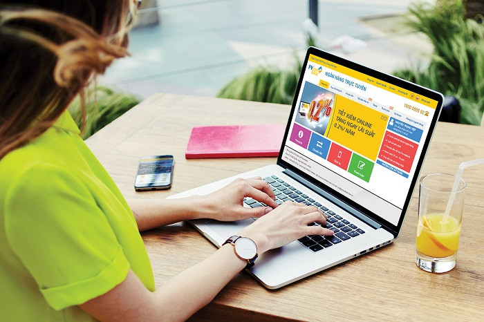 PVcomBank đang triển khai Chương trình khuyến mại “PV Online Banking – Đơn giản hơn bạn nghĩ” với nhiều quà tặng giá trị lên tới 20 triệu đồng. PVcomBank đang triển khai Chương trình khuyến mại “PV Online Banking – Đơn giản hơn bạn nghĩ” với nhiều quà tặng giá trị lên tới 20 triệu đồng.