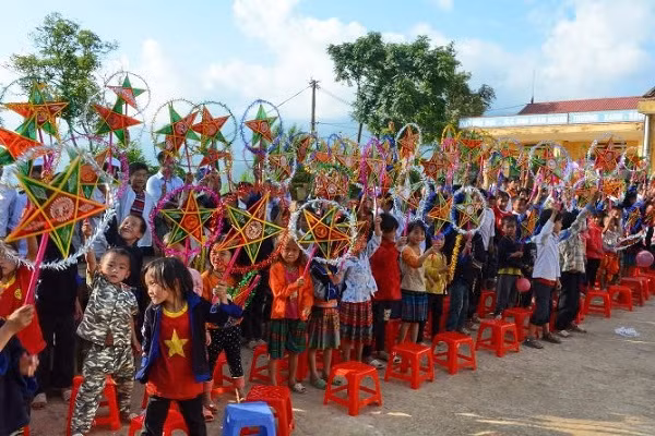 Chương trình du lịch từ thiện Áo ấm cho em.