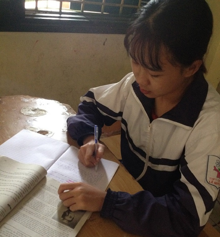 Phạm Ngọc Thư luôn cố gắng học tập (Ảnh: tác giả cung cấp). Phạm Ngọc Thư luôn cố gắng học tập (Ảnh: tác giả cung cấp).