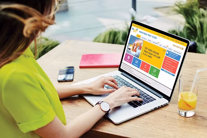 PVcomBank đang triển khai Chương trình khuyến mại “PV Online Banking – Đơn giản hơn bạn nghĩ” với nhiều quà tặng giá trị lên tới 20 triệu đồng.