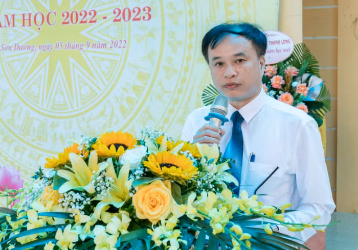 Thầy Nông Quốc Duy, Hiệu trưởng Trường Trung học phổ thông Sơn Dương (huyện Sơn Dương, tỉnh Tuyên Quang). (Ảnh: website Trường Trường Trung học phổ thông Sơn Dương).