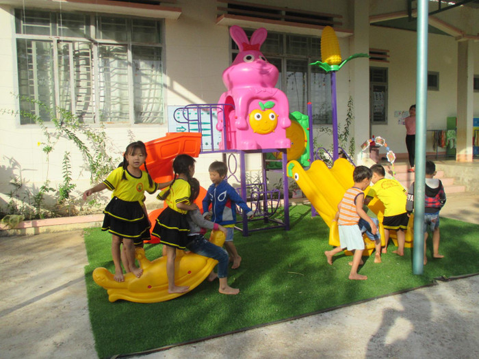 Giờ ra chơi của trẻ Trường Mầm non Họa Mi, huyện Ea Súp, tỉnh Đắk Lắk. (Ảnh: Cổng thông tin điện tử Huyện Ea Súp, tỉnh Đắk Lắk). Giờ ra chơi của trẻ Trường Mầm non Họa Mi, huyện Ea Súp, tỉnh Đắk Lắk. (Ảnh: Cổng thông tin điện tử Huyện Ea Súp, tỉnh Đắk Lắk).