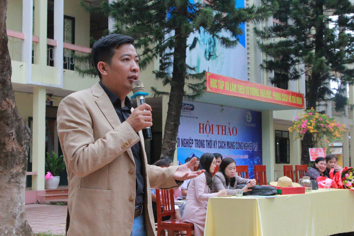 Nhà văn, nhà báo, diễn giả Hoàng Anh Tú - "Anh Chánh văn" đời thứ 2 của Báo Hoa Học Trò.