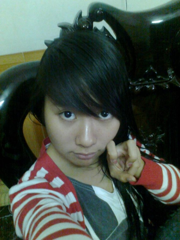 Thanh có nick name là Zinny. Thanh sinh năm 1996. Sở thích của Thanh là nghe nhạc đạp xe quanh phố hoặc lên phòng yên tĩnh đọc sách hay lên mạng đọc tin tức. Thanh yêu SNSD, T-ARA, XO,thích ăn kem và tụ tập bạn bè.