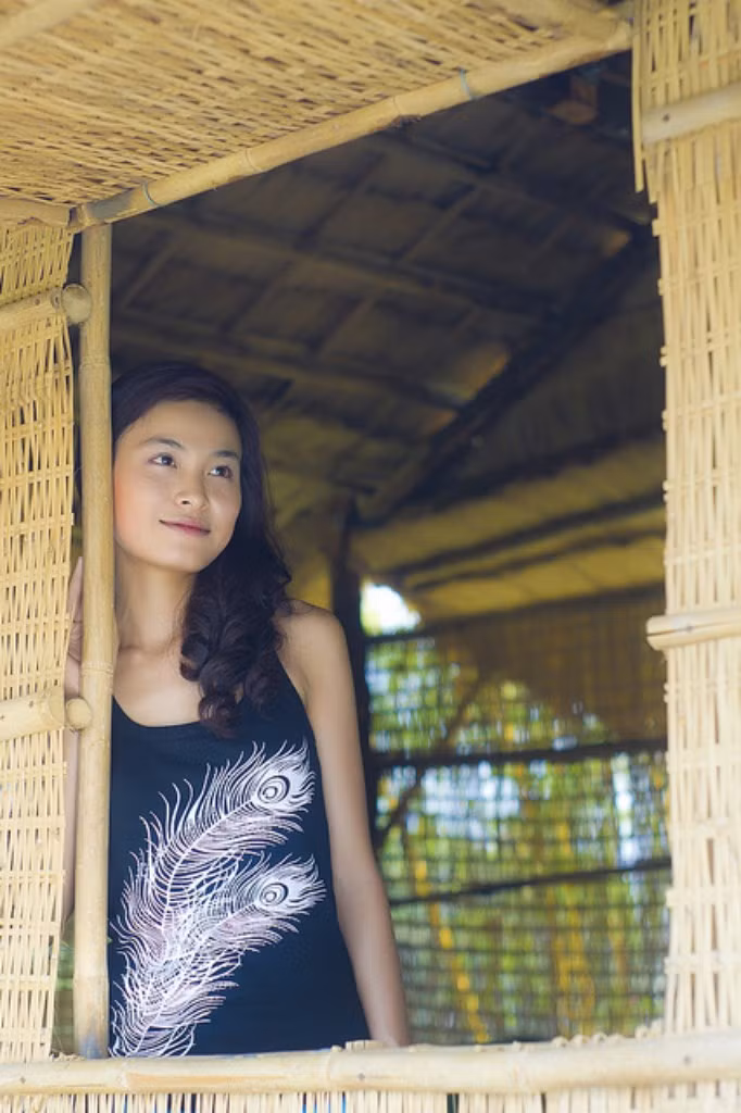 Sở thích của Kiều Trinh là ca hát. Mỗi khi buồn - vui âm nhạc luôn là người bạn đồng hành trung thành và hiểu cô nhất.